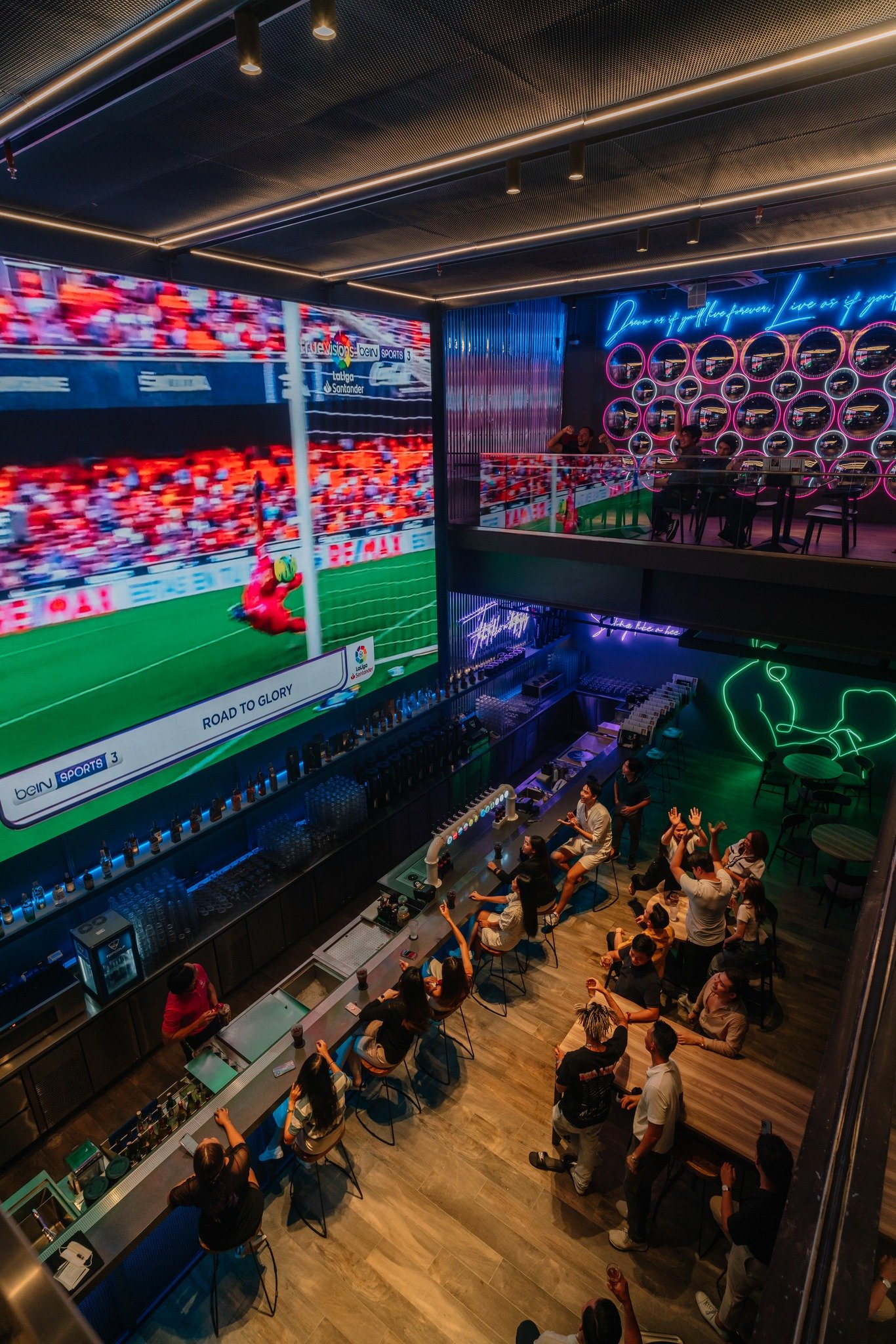 泰國曼谷 Topgolf Megacity Golf Club高爾夫球俱樂部_bangkok_運動酒吧sports bar