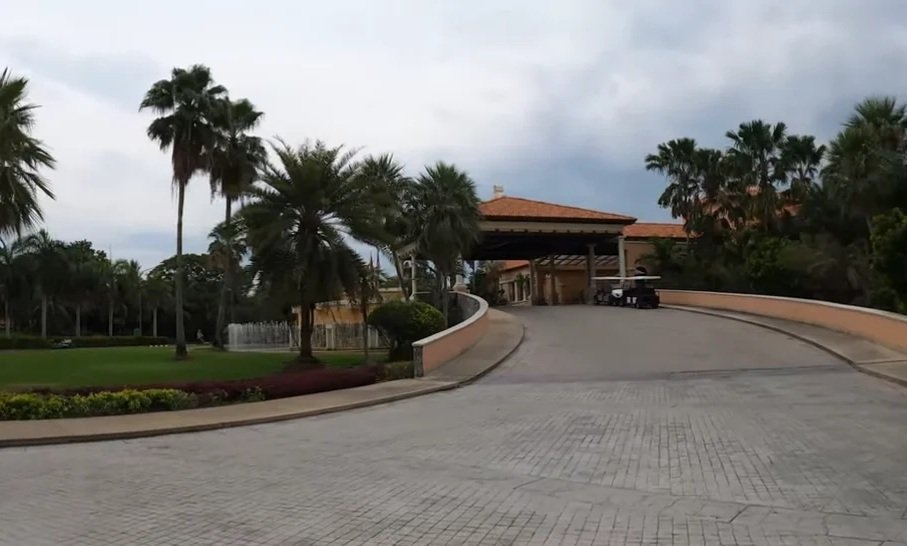 芭达雅 Amata Spring Golf Club既然是私人会员球场,不允许游览车或贴有旅行社标志车辆入场,最热门的泰国顶级私人高尔夫球场,商务高球团网红球友必访球场-泰亮提供代订泰国高球场服务