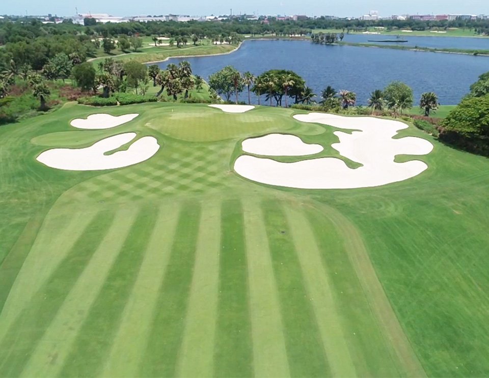 芭達雅 Amata Spring Golf Club第六洞球洞時拍,最熱門的泰國頂級私人高爾夫球場,商務高球團網紅球友必訪球場-泰亮提供代訂泰國高球場服務