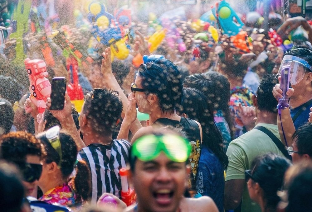 泰國傳統新年宋干節-世界遺產級的文化祝福儀式-泰國潑水節玩水實況-songkran-thailand