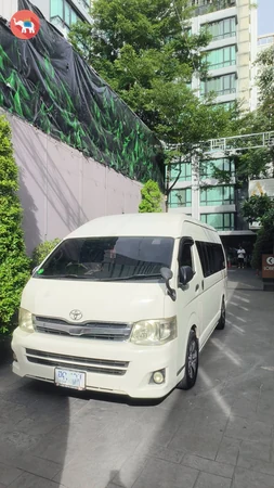 曼谷飯店中文司機包車準時接客戶出發