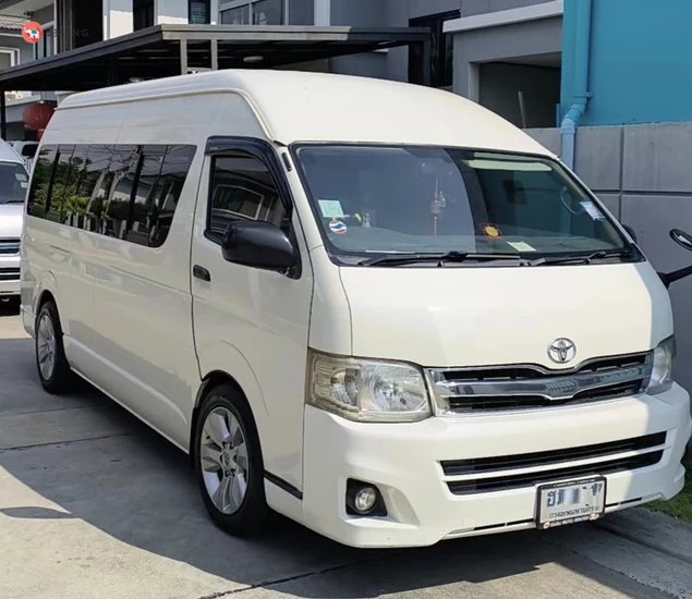 曼谷中文司機包車合法車隊白色廂型車
